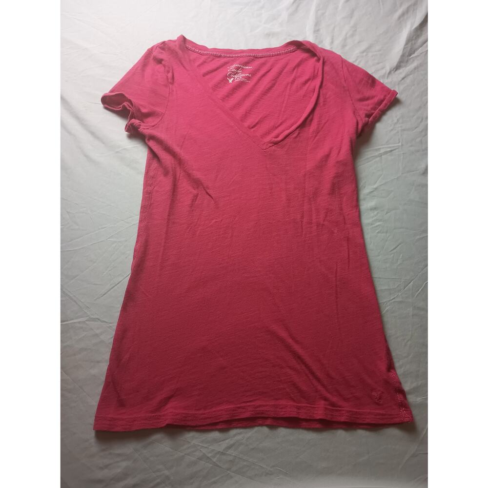 Vintage Y2K AEO V-Neck Fitted T-shirt Women Size Medium Pink Short sleeve